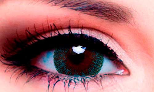 Фотография ADRIA 2 Tone Turquoise на темных глазах